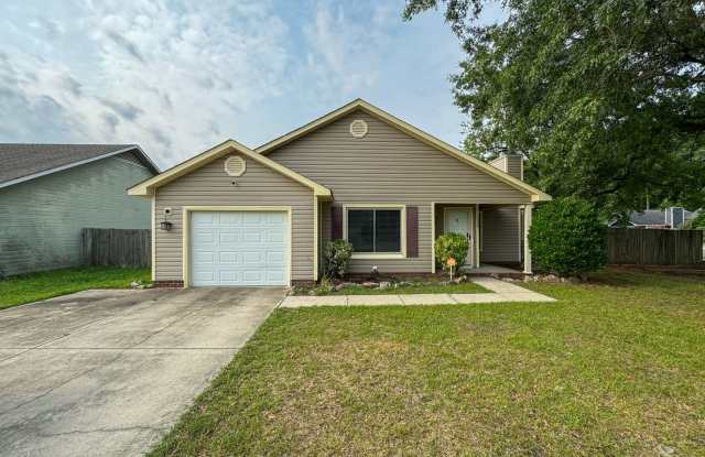 Charming 3 Bed 2 Bath Home with Fenced Yard photos photos Charming 3 Bed 2 Bath Home with Fenced Yard photos photos