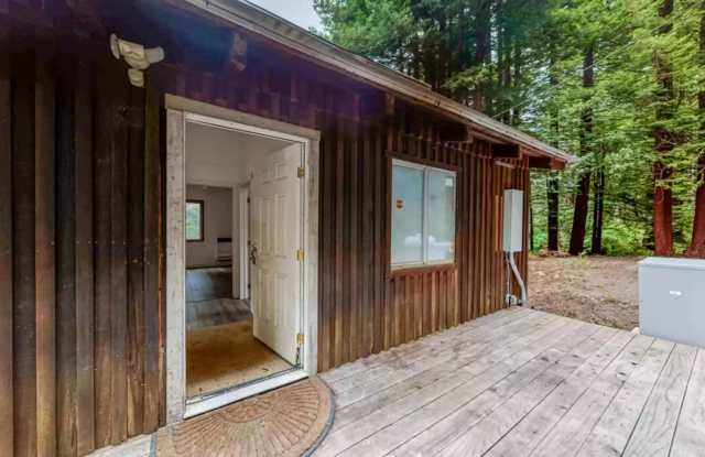 Gated, Pet-Friendly Cabin With 1.3 Acres Of Wooded Views Gallery 4