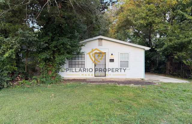 Delightful 3 Bedroom Home Near the Fairgrounds, Available NOW! photos photos