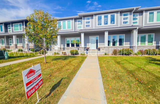 3 Bedroom Clive Townhome | Waukee Schools | 2-Car Garage Gallery 1