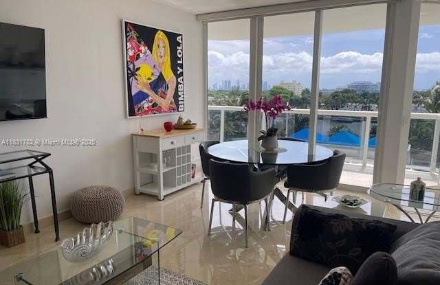 4779 Collins Ave photos photos