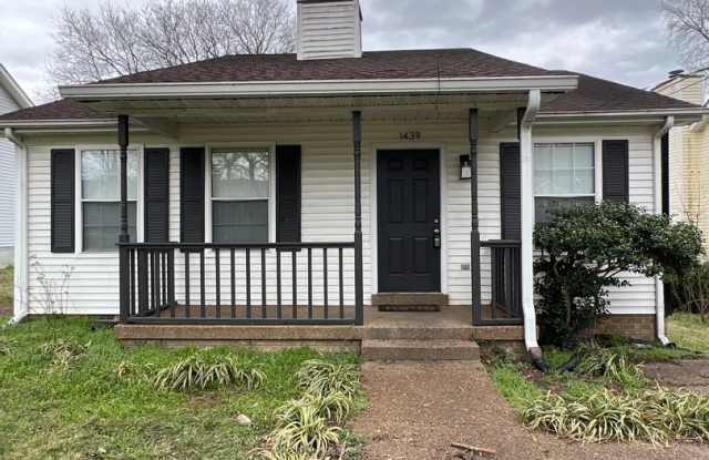Three Bedroom Ranch in Madison with Fenced In Yard and Storage! - 1439 Mohawk Trail, Nashville, TN 37115
