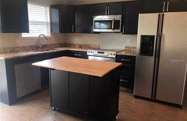 615 BAY LAKE TRAIL Gallery 3