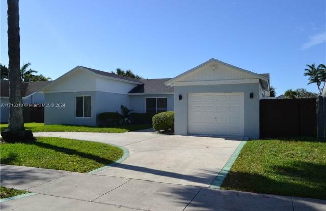 15332 SW 142nd Ct Gallery 2