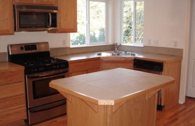 Woodinville Duvall Road. 4 bed. +den. 2.5 bath 2+ gar. Unfinished basement photos photos