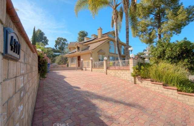 4301 Alonzo Avenue photos photos