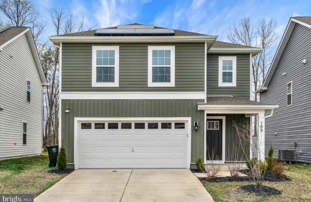 166 CHARMING FOREST Avenue photos photos