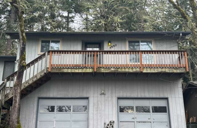 Updated 2 bedroom 1 bathroom duplex in South Eugene - 4992 Mahalo Drive, Eugene, OR 97405 Updated 2 bedroom 1 bathroom duplex in South Eugene - 4992 Mahalo Drive, Eugene, OR 97405
