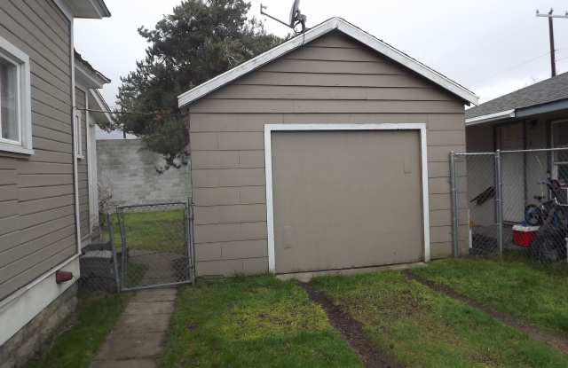 2 bedroom, 2 bathroom house. - 409 Southwest 8th Street, Pendleton, OR 97801 2 bedroom, 2 bathroom house. - 409 Southwest 8th Street, Pendleton, OR 97801