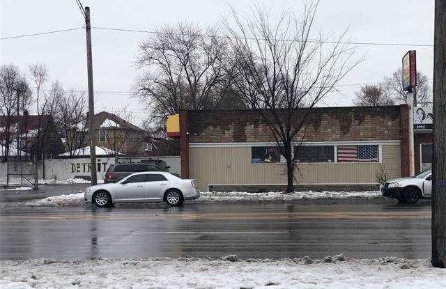 8866 GREENFIELD Road Gallery 4