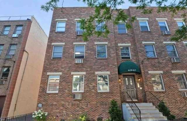 617 MADISON ST photos photos