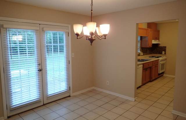 911 Pine Cone Cir Gallery 4