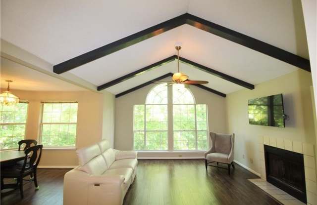 1318 Red Deer Way Gallery 3