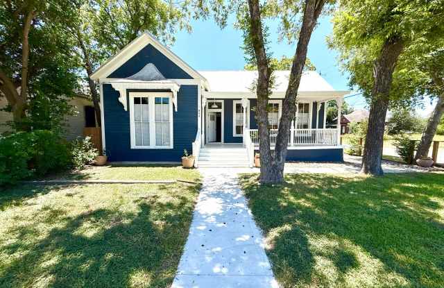 AVAILABLE NOW! Jaw Dropping 4 Bedroom / 3 Bath Home Near Downtown! photos photos