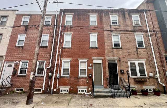 Stunning 3-Bedroom Townhome in Francisville! Available NOW! photos photos