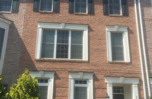 42461 GREENSIDE DRIVE - 42461 Greenside Drive, Brambleton, VA 20148