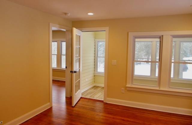 160 W MILL RD Gallery 4