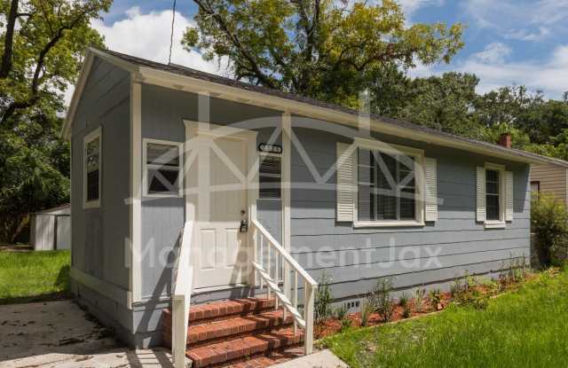 2325 Westbrook Circle North photos photos