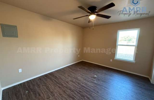 New Beginnings Start with AMRR: East Lubbock Home ready for Immediate move in! Gallery 3