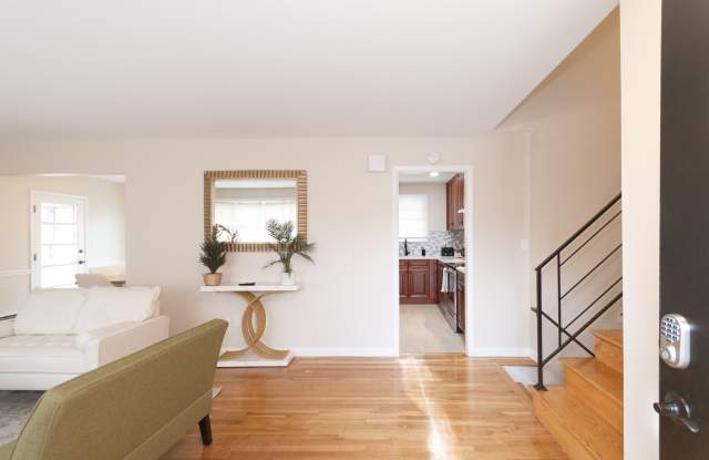 9002 St Andrews Pl photos photos