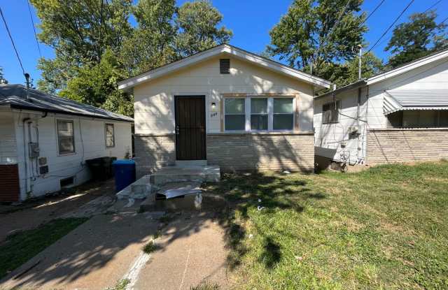 Renovated Two Bedroom One Bath Home Coming Available! photos photos Renovated Two Bedroom One Bath Home Coming Available! photos photos