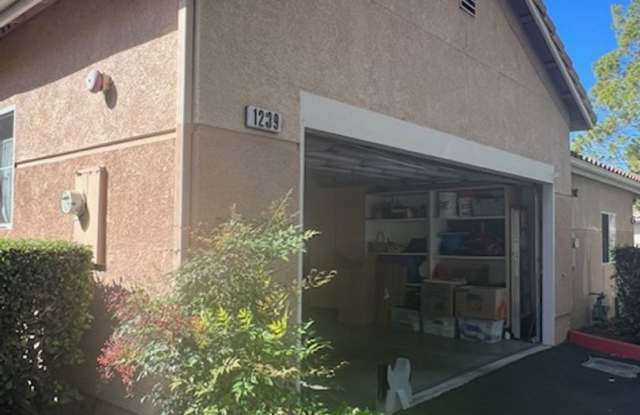 Desirable 2-bedroom/2.5-bathroom Condo in Islay Villas! Available Summer 2026 photos photos