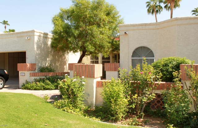 8449 E SAN BENITO Drive - 8449 East San Benito Drive, Scottsdale, AZ 85258