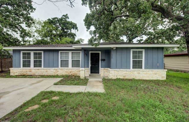 220 Inlow Blvd - 220 Inlow Boulevard, Bryan, TX 77801
