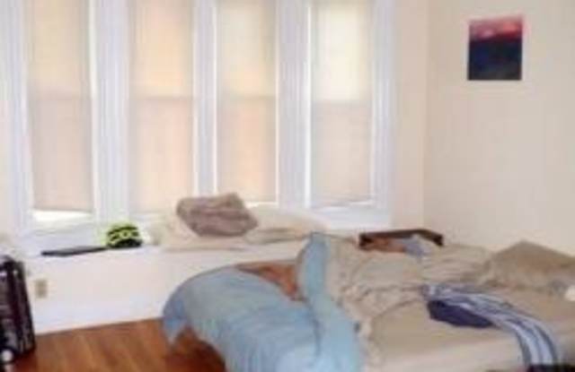 206 Highland Gallery 3