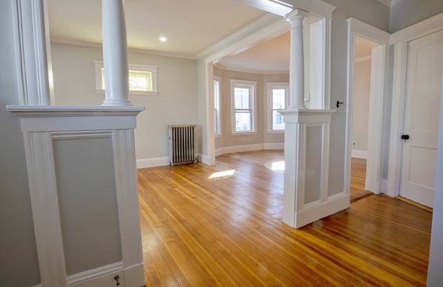 22 Stanley Avenue Gallery 2