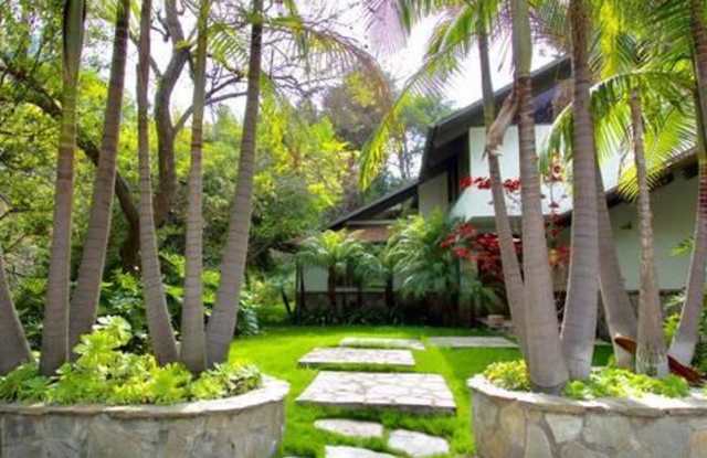 1561 CLEAR VIEW Drive Gallery 2