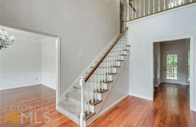 1920 Glen Eves Drive Gallery 2