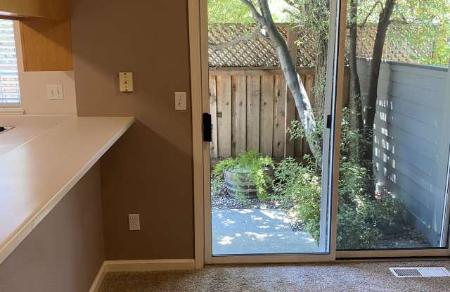 4363 Sonoma Gallery 3