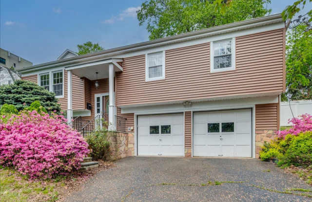 Heathcote Hill neighborhood 3 Bedroom 2 Bath Home photos photos