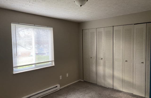 200 Gluck St - 200 Gluck Street, Youngstown, OH 44505