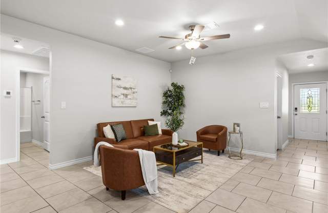 7618 Cowboy Trail Lane Gallery 3