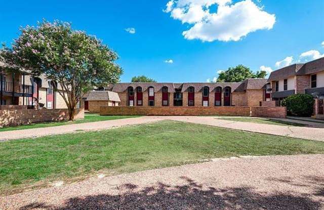6327 Woodway Drive Gallery 4
