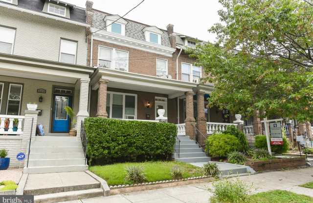 523 CRITTENDEN ST NW Gallery 2