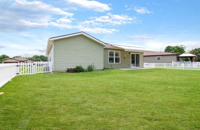 3 bedroom 2 bath 2 Car Garage with fenced yard for rent, Hollister, MO photos photos 3 bedroom 2 bath 2 Car Garage with fenced yard for rent, Hollister, MO photos photos