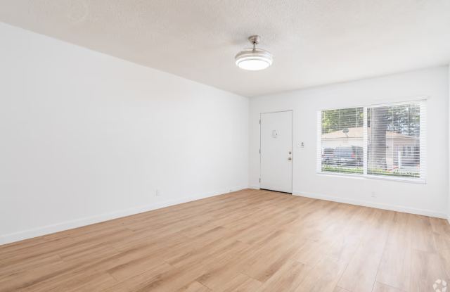 1600 W. 5th St. photos photos