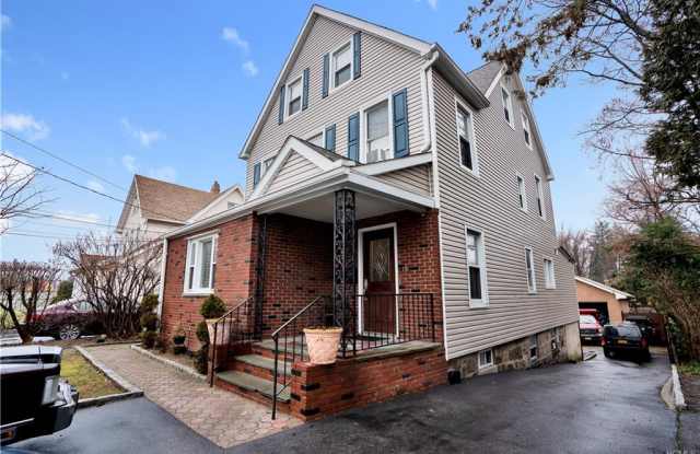 18 Woodland Avenue Gallery 2