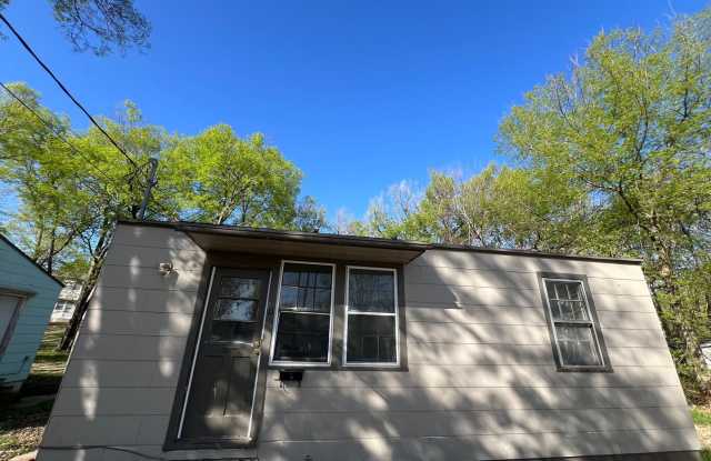 Remodeled 2 Bedroom Single Family Pet Friendly photos photos