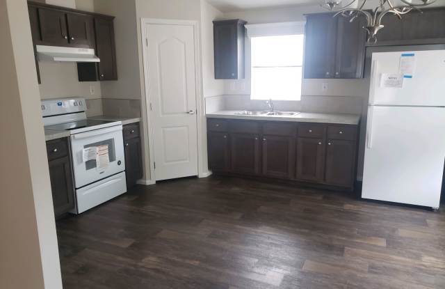 47719 Fairyglen -3 bedroom / 2 Bath in Oakridge - 47719 Fairy Glen Drive, Oakridge, OR 97463