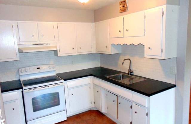 1280 Druid Road E #9 Gallery 3