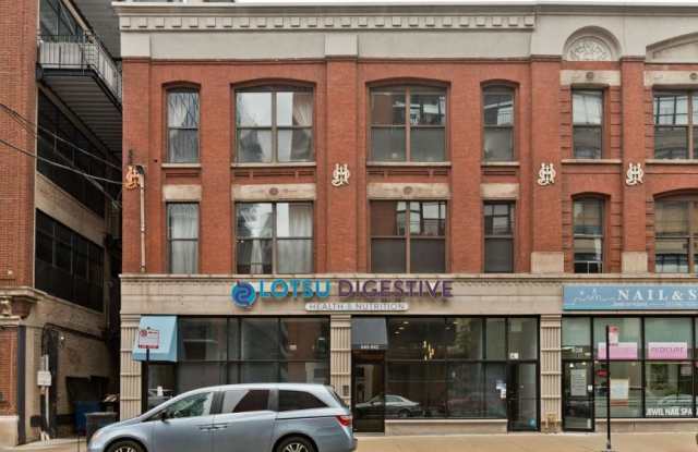 842 W Adams St photos photos