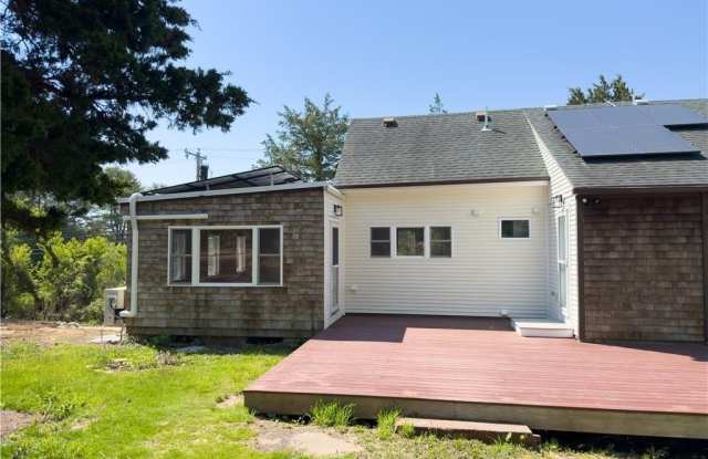 2185 Post Road Gallery 2