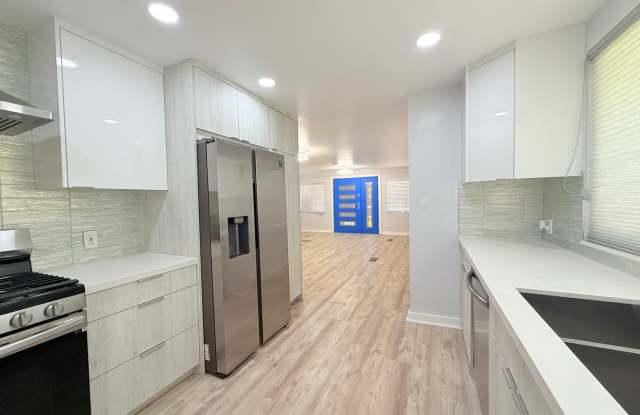 COMING SOON!! 2 Bedroom 2 Bathroom Apartment in Palm Springs! photos photos