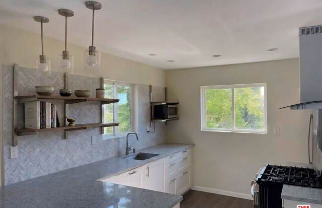 23749 B Canyon Dr Gallery 3