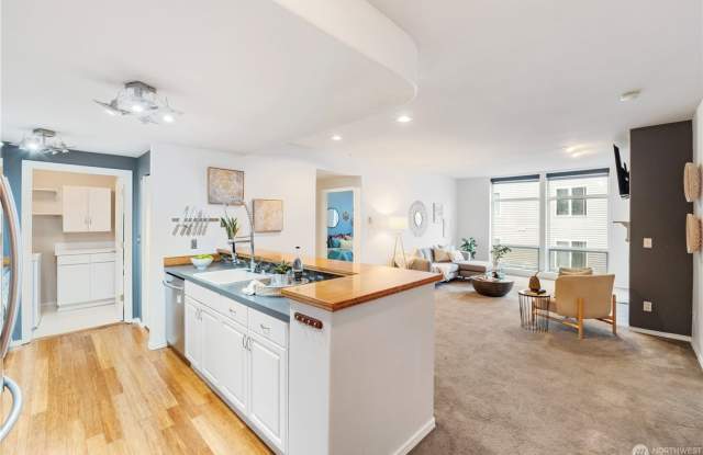 Amazing West Seattle 2 bedroom 2 bath W/S/G and 2 parking spots included! photos photos Amazing West Seattle 2 bedroom 2 bath W/S/G and 2 parking spots included! photos photos