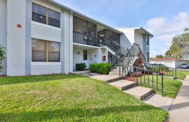 Beautiful 2 Bedroom, 2 Bathroom Condo in a Gated Feather Sound Community Gallery 3